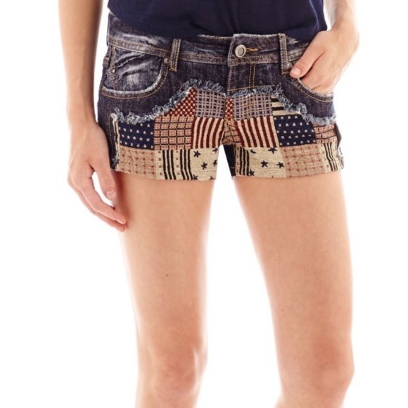 Hot Kiss Rustic American Patriotic US Flag Patchwork Jean Shorts Jr Size 9 - Picture 1 of 5